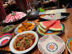 -老牌坊云南鱼豆花火锅(爱建店)