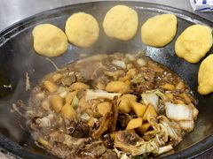 -粘豆包柴火铁锅炖