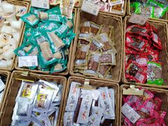 -来伊份1038(新村路三店)