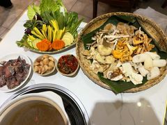 -原林野山菌火锅·炒菌(关上野生菌一条街店)