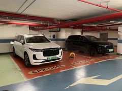 -理想汽车(世纪汇店)