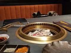 -铭牛烧肉·和牛海鲜自助(高新月牙湖店)