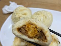 咸蛋黄超人包-老陶包子铺(南大西南村店)