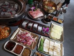 -围炉肉舍•炭烤活鳗•丹东海鲜烤肉(步行街店)