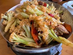 -鹤乡东北菜(崮山路店)