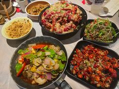 -巴厘龙虾·榜首油焖大虾(音乐学院·沿江酒馆店)