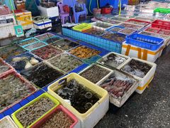 -霞涌市场海鲜摆卖区