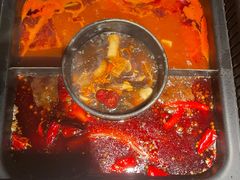 -老牌坊云南鱼豆花火锅(哈西万达店)
