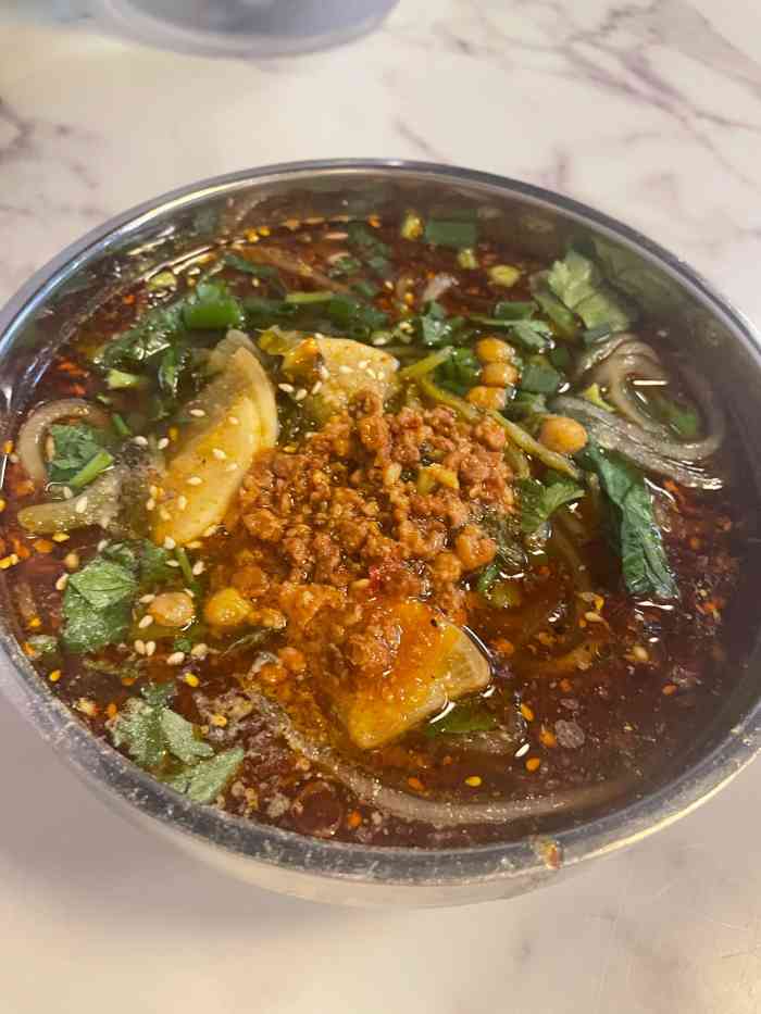 叼嘴巴儿重庆粉面(石厦店)-"公司楼下新开的一家重新粉面人气爆棚