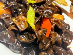 -老码头黑皮肘子锅包肉(赣水路店)