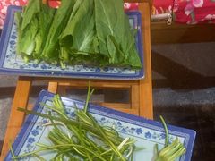 -有一锅·野生菌黑山羊腊排骨火锅(古城北门店)