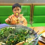 让我更惊艳到的 是他家生蚝 真的是比手还大！