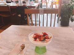 野莓核桃蜂蜜希腊酸奶-The Rug Cafe(王府中环店)