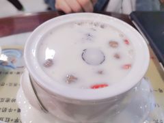 -广信牛奶甜品世家(台东店)