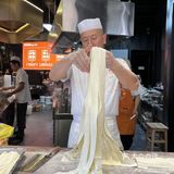 西安回民街这家面馆有点能行了!