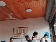 大堂-周记翘脚牛肉