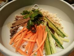 -云海肴·汽锅鸡·云南菜(天山百盛优客店)