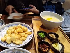 老街稀豆粉配油条-云海肴·汽锅鸡·云南代表菜(天津国金汇店)