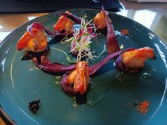 煎虾配紫薯泥薯片及姜味柠檬汁-AZUL by FUEL蓝色·法式酒馆(琶醍店)