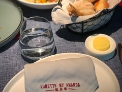 -弦月窗LUNETTE BY AMANDA(复兴路洋房店)
