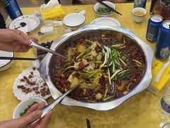 -乡土特色.冷锅鱼.牦牛肉汤锅