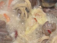 -三人行骨头王火锅(长寿店)