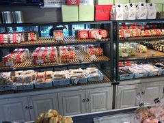 面包甜点陈列柜-吉美诺烘焙(公园北路店)