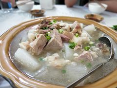 萝卜炖肘子-荣生萝卜汤饭店