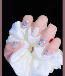 -孔雀手美甲美睫护理