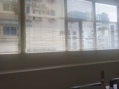 -卡罗酒店(东门晒布地铁站店)