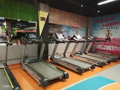 -星动力健身俱乐部(新塘店)