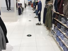 店内环境-优衣库(泉州中骏世界城店)