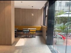 -汉庭优佳(上海娄山关路地铁站店)