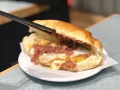 招牌芝士鹹牛肉蛋豬仔包-华嫂冰室(尖沙咀店)