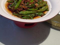 -阿瓦山寨·湘菜现炒·剁椒鱼头王(咸阳总店)