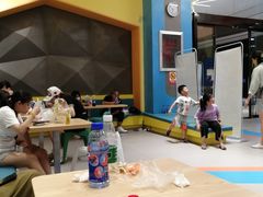 -爱蹦iBOON蹦床运动馆(江汉店)