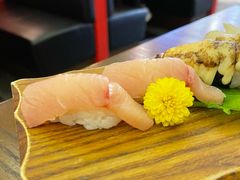 油甘魚壽司（兩件）-築鳥日本料理(黑沙环店)