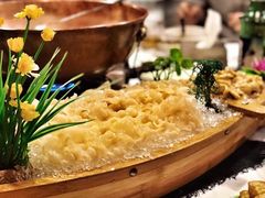 -鲜入围煮花胶鸡海鲜火锅