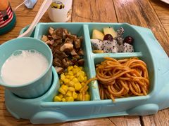 -汽车博物馆主题餐厅
