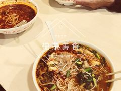 -铁朋小锅米线(玉川巷店)