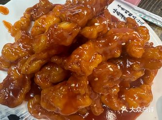 这家的饺子好吃，糖醋里脊也好吃！