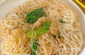 Steamed Rice Noodles with Meat
