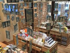 -猫的天空之城概念书店(杭州南宋御街店)