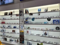 -诺柯视眼镜-蔡司依视路官方工厂店(淞南一店)