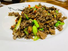 猫爪菇炒牛肉-下梅人家土菜馆(历史文化餐厅度假区店)
