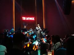 -TZ House音乐现场(来福士中心店)