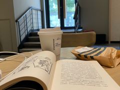 -星巴克臻选(南京金茂览秀城店)