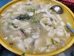 -严记小天府酸菜鱼(西四路店)