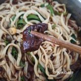 夜市的一碗红烧牛肉面，实在！！[亲亲][亲亲]