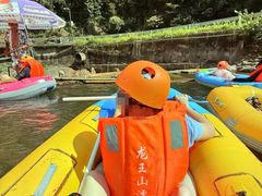 -安吉龙王山峡谷漂流